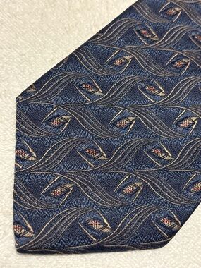 Brand new high quality tie by JOS. A. BANK (Signature Collection)
